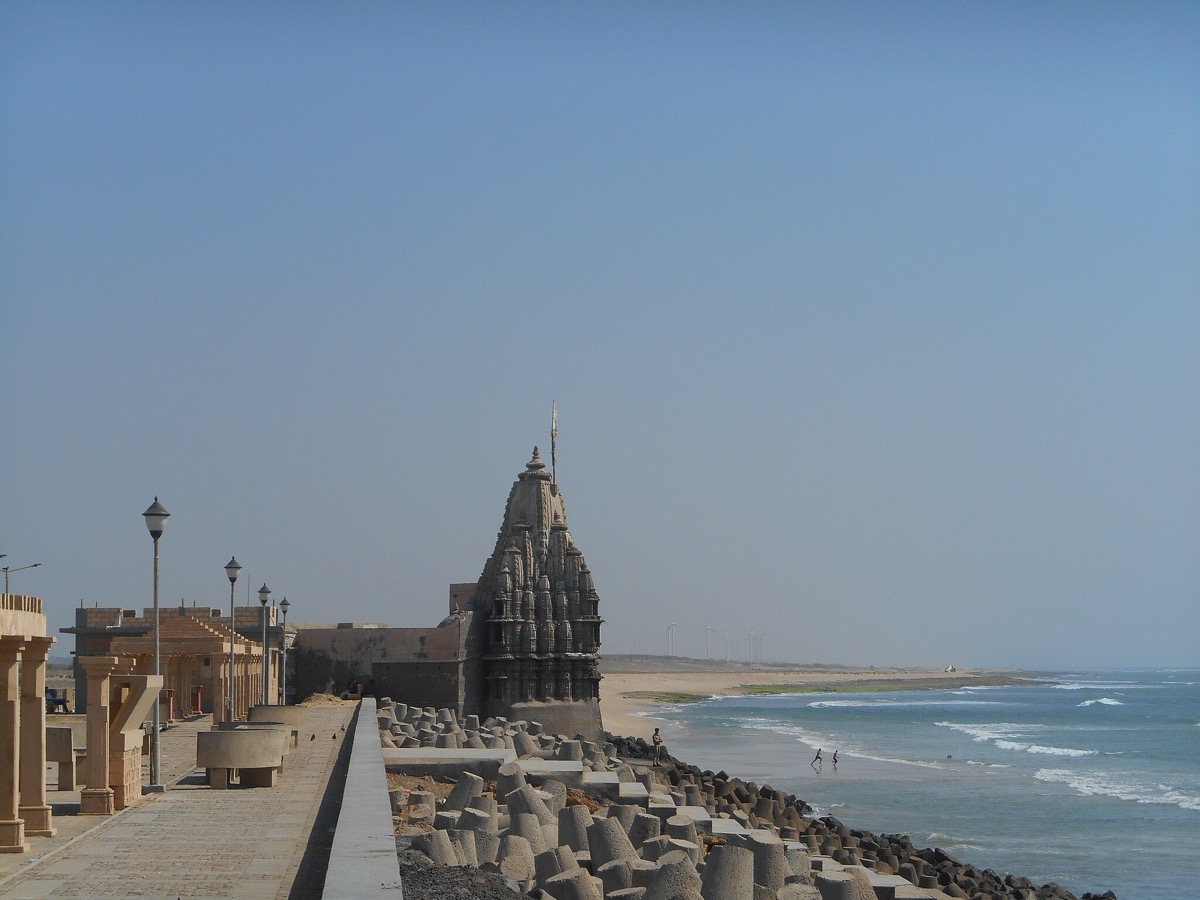 Dwarkadhish Temple Area by the Numbers
