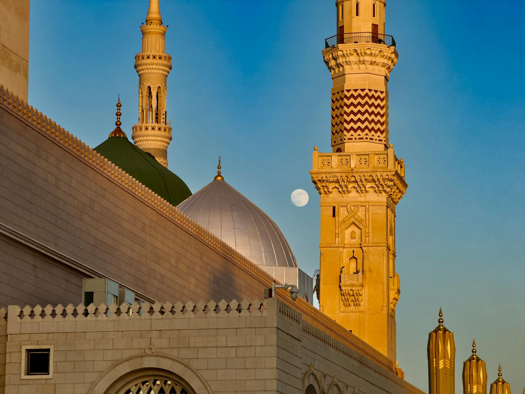 Al-Qiblatayn by the Numbers